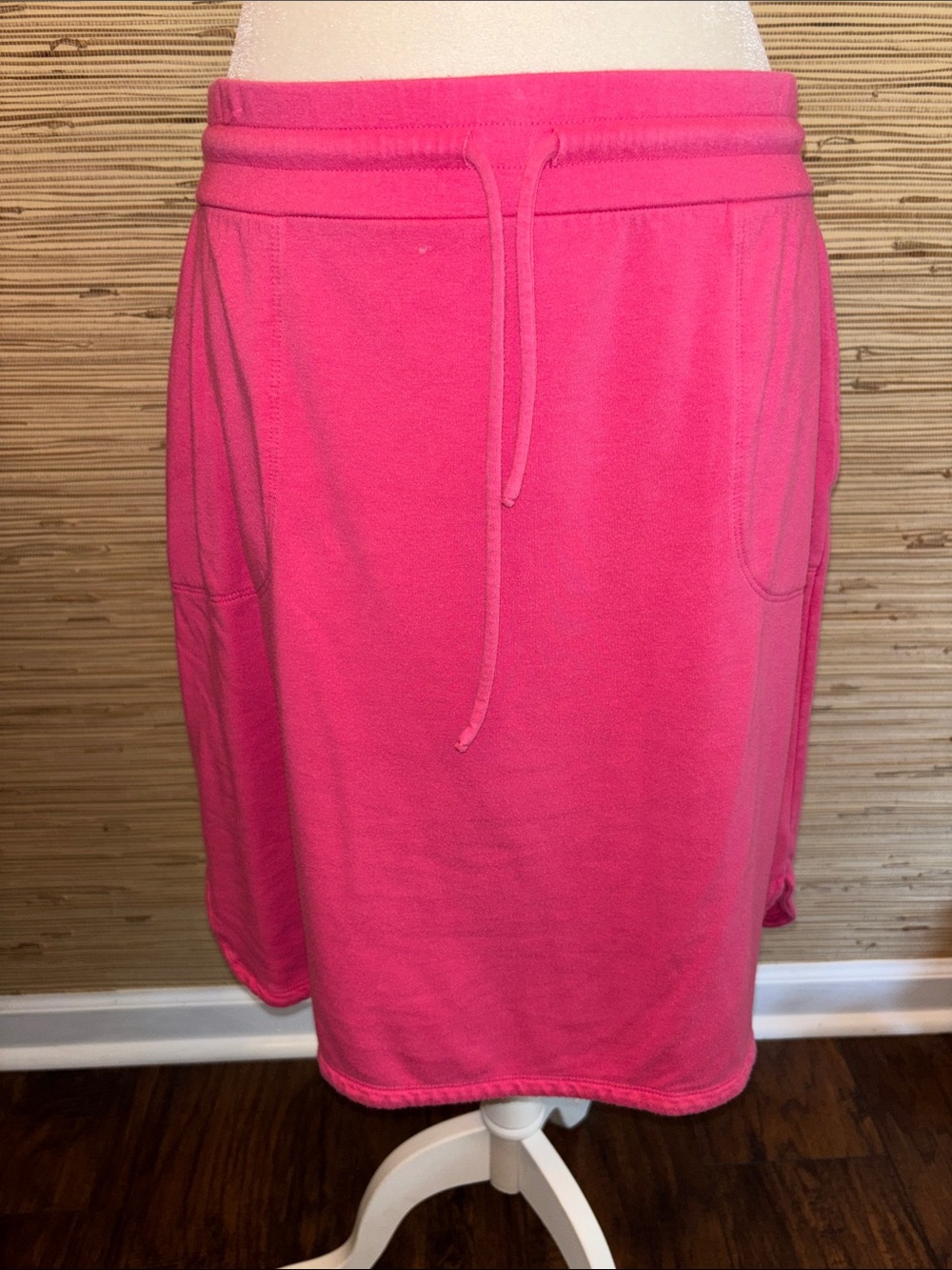 Talbot’s medium Women’s Hot Pink knit Drawstring Skirt with pockets